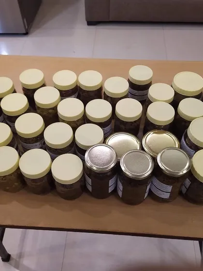 A big batch of pickles, all bottled and ready for labelling. It’s so satisfying to see a table full of jars, each one filled with flavour and ready to be enjoyed by you.
