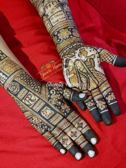 This is a wonderful example of personalized bridal art, with custom initials, auspicious symbols, and a beautiful portrait of the bride with her parents.