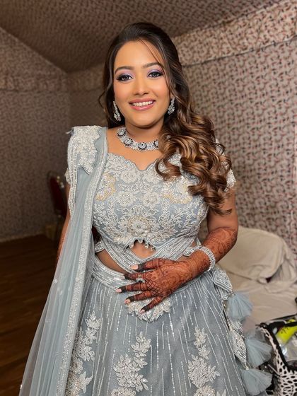 Modern Pastel & White Bridal Looks photo 65