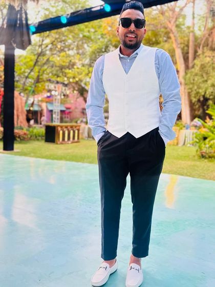 DJ Diwu - DJ for Events The Artist: Behind the Decks photo 13