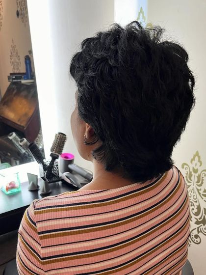 Rohit - Haircuts Chic Short Cuts: Bobs & Pixies photo 11