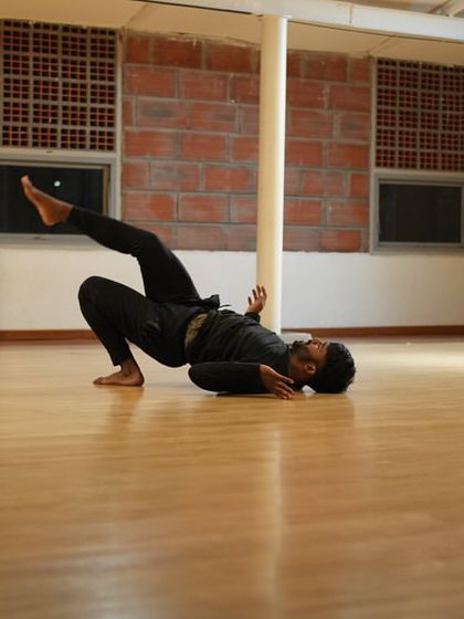 A powerful floorwork moment from the Toolbox Creators showcase. We are so proud of the work they shared.