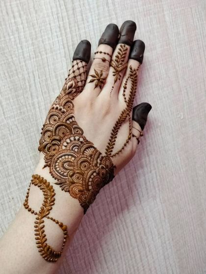 Party & Sider Henna photo 13