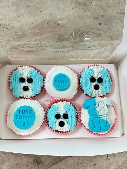 A beautiful box of custom pupcakes ready for delivery! This assortment for Yuno's third barkday features my popular Chicken and Blueberry Chicken recipe, with personalized decorations to make the celebration extra memorable.