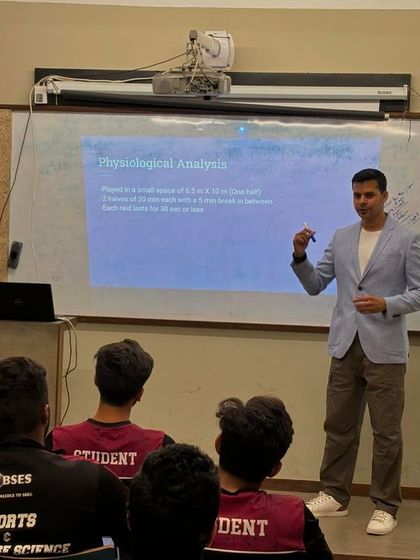 Giving a guest lecture on physiological analysis to sports and exercise science students at DY Patil University. It's always rewarding to interact with the next generation of practitioners.