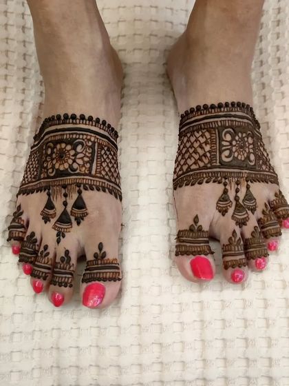 Bridal Feet Henna photo 18