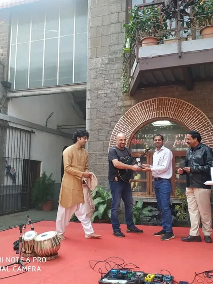 Another shot from the prize distribution ceremony at the Pune college fest.