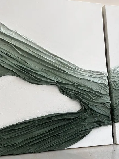A closer look at how the two panels of the green diptych meet. I take great care to ensure that multi-panel pieces align perfectly to create a seamless, unified image.