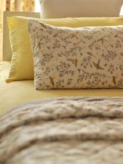 The Yellow Dwelling - Custom Soft Furnishings Cozy Bedrooms: Bedding & Quilts photo 15