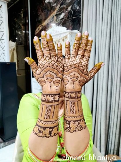 Elegant Back of Hand Designs photo 10