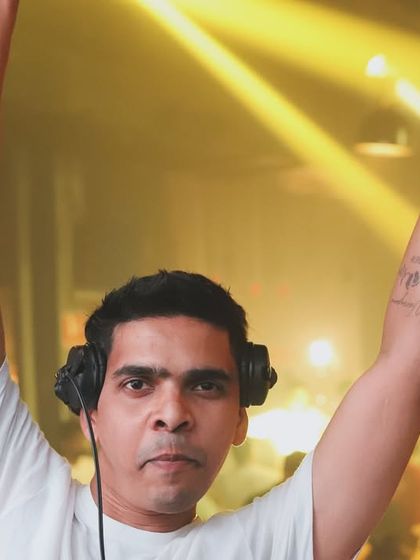 The Vibe: On The Decks & On The Floor photo 39