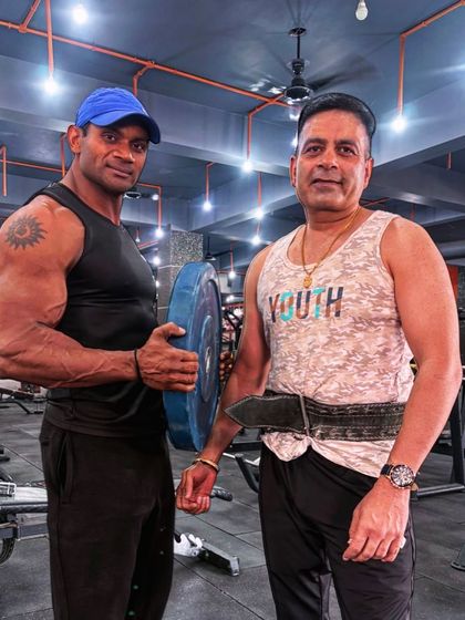 Client ke saath. Age is just a number when it comes to fitness.