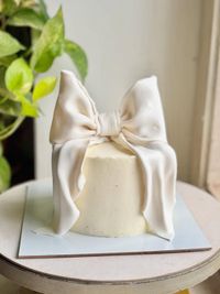 Custom & Designer Cakes