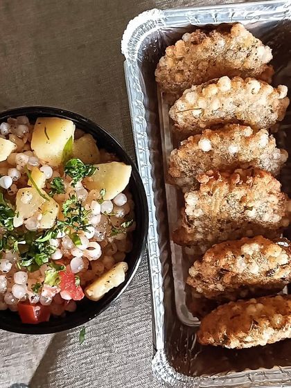A combo meal for fasting, with a bowl of Sabudana Khichdi and a side of Sabudana Tikkis. A perfect combination of soft and crispy textures.