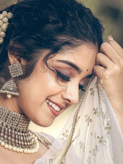 Bhuvana Reeds - Online Makeup Classes Reception & Party Glam photo 5