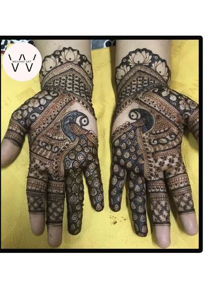 Another shot of the central peacock design.