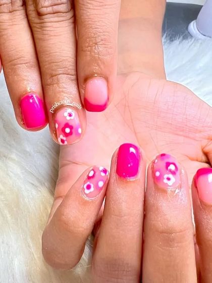 Detailed Hand-Painted Designs photo 10