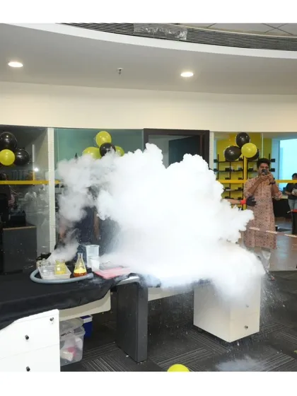 This is where science looks like magic. Our live science shows, featuring spectacular experiments like this dry ice cloud burst, are designed to capture the imagination of the entire audience, leaving everyone wide-eyed with wonder.