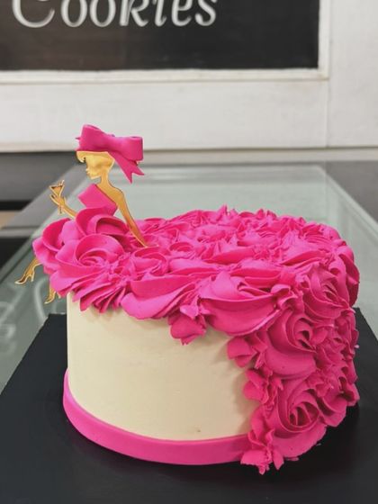 Simply Delicious: Classic Cakes photo 23