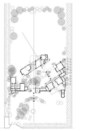 The site plan for the House of Axes in New Delhi. The design is generated through a series of axes that respect the formal planning of ancient Delhi and punctuate the site with historical elements like 200-year-old stone columns.