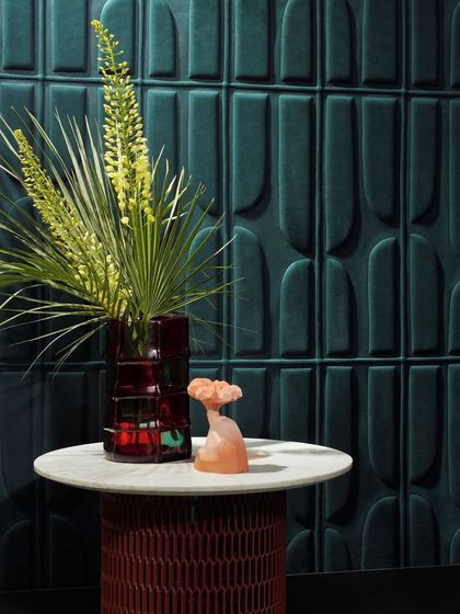 Sculptural Walls: 3D Textures & Metallic Finishes photo 25