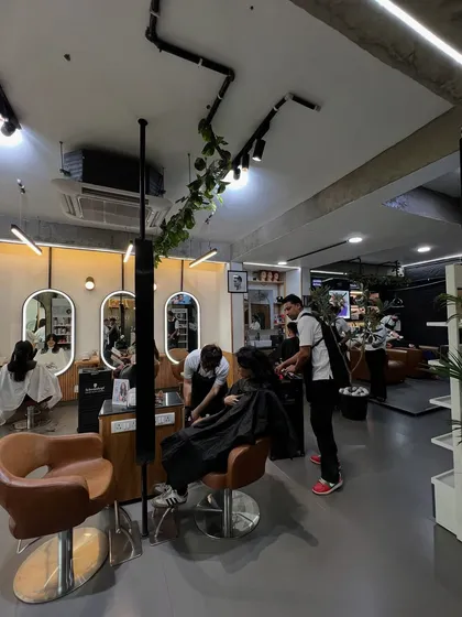 A shot of our busy salon in December, thanking all our clients for a wonderful year.