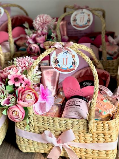 A closer look at the details in my favorite bridesmaid proposal baskets. I use high-quality reusable baskets and add a beautiful floral arrangement to make the gift feel extra luxurious.