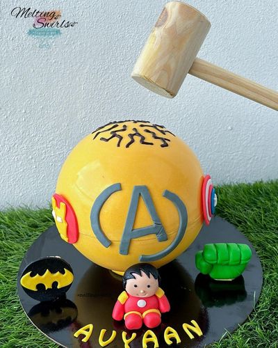 Specialty Cupcakes & Pinata Cakes