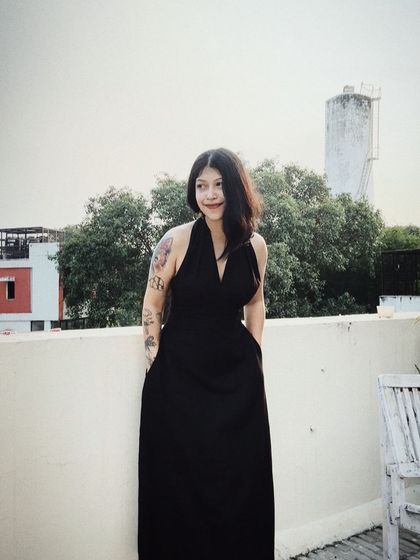 Another mood, another moment in my Doodlage dress. A simple, sustainable piece that feels both elegant and comfortable.