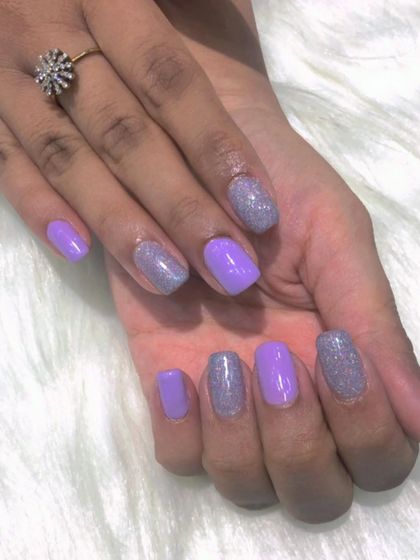 A still shot of the lavender and silver glitter combination.