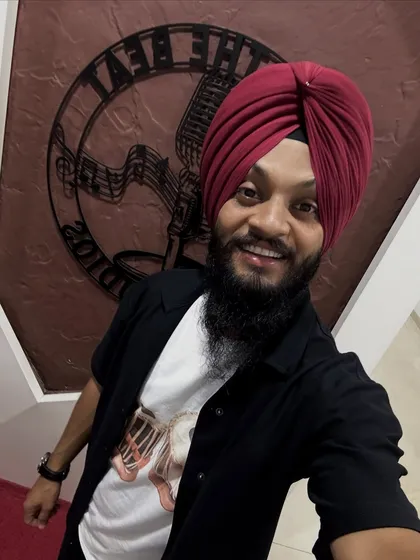 A quick selfie at The Beat Studios. I have had the opportunity to record in many great studios across Mumbai and Delhi.
