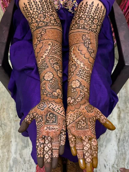 The full view of the 'Moin' bridal mehendi.