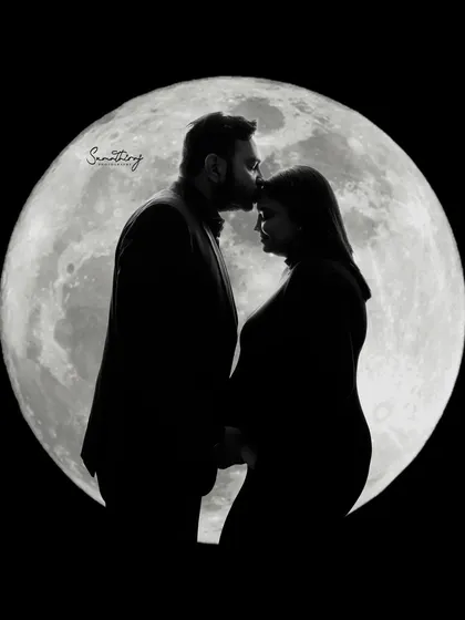 A timeless silhouette against the moon, capturing the profound connection between two people about to start a new chapter. These artistic couple portraits are one of my signature styles, creating a powerful and romantic memory.