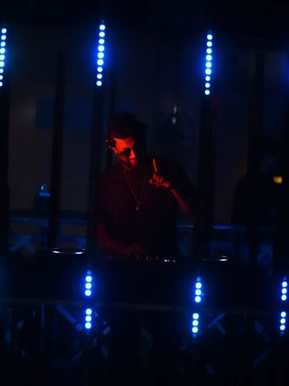 A duplicate of the silhouetted shot.