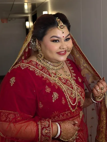 Shreyoshi looking radiant and ready for her anniversary party. The makeup is set to last all night, through smiles, laughter, and dancing.