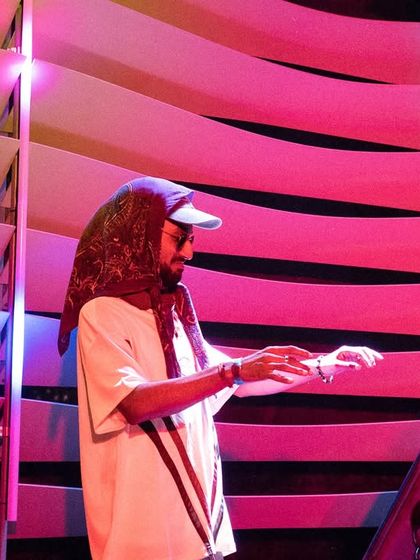 The Vibe: Global Parties & Crowd Energy photo 20