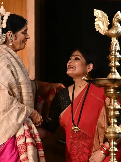 A candid moment of shared joy with senior Odissi Guru Madhavi Mudgal at the UPASANA SAMMAN ceremony. Our paths in dance have been different, but our dedication to the arts unites us.