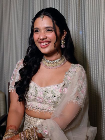 Modern Pastel & Ivory Brides photo 13