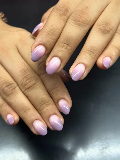 Another view of the soft and pretty lavender ombré nails.