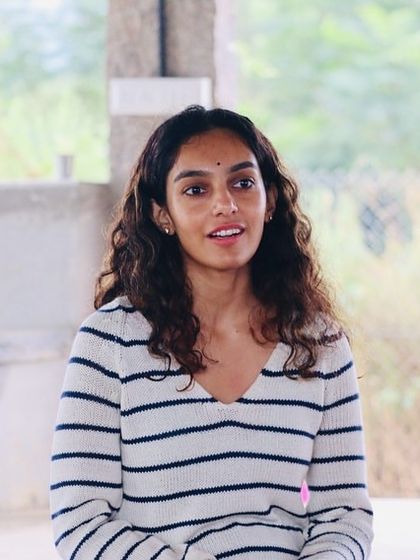 A glimpse from a Prana wellness retreat, where we gathered to explore emotional well-being through yoga and movement. It was a joy to share energy and hold space for this wonderful group.