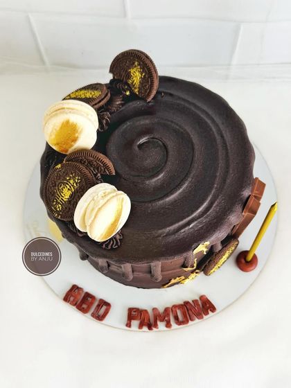 Double the love, double the celebration! Two special cakes crafted for two sisters' birthdays.