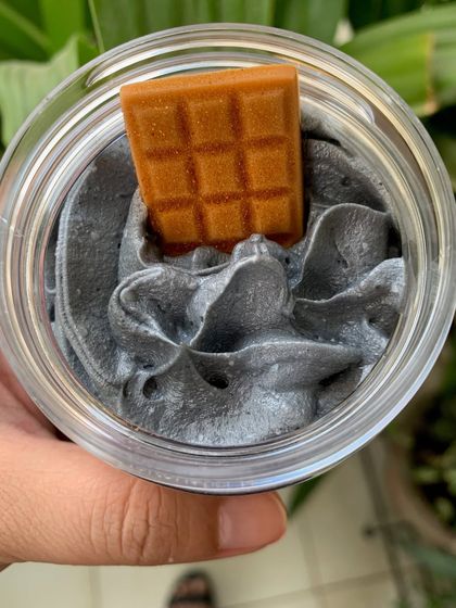 A bold combination for a deep cleanse. My Charcoal Coffee Whipped Soap energizes your skin with a fresh coffee aroma while the activated charcoal purifies.