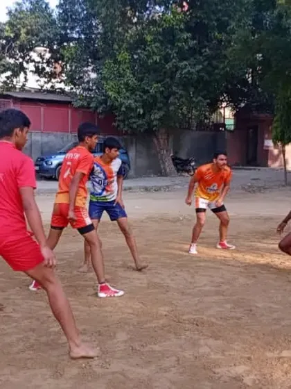 Players in position during a practice match. Every session is an opportunity to improve and learn.