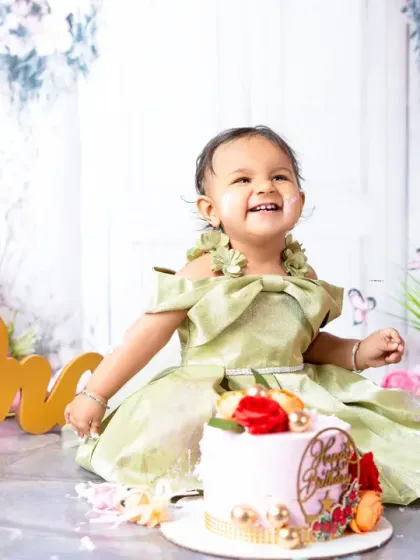 Milestone Birthdays & Cake Smash Fun photo 4