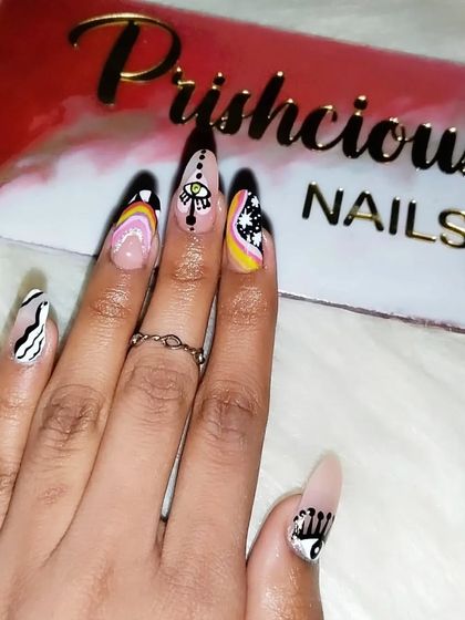 Detailed Hand-Painted Designs photo 33