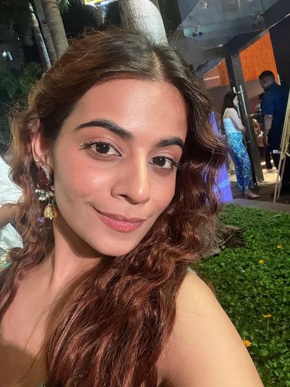 A festive selfie. Embracing the glow of the season and feeling grateful for this community.