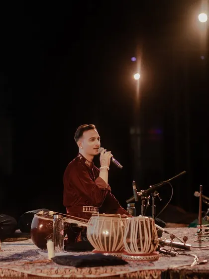 Speaking to the audience in New York. These talks are a chance to share my personal journey with mental health and explain how music has been my tool for healing.