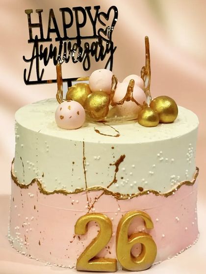 Elegant Celebrations: Floral & Minimalist Cakes photo 10