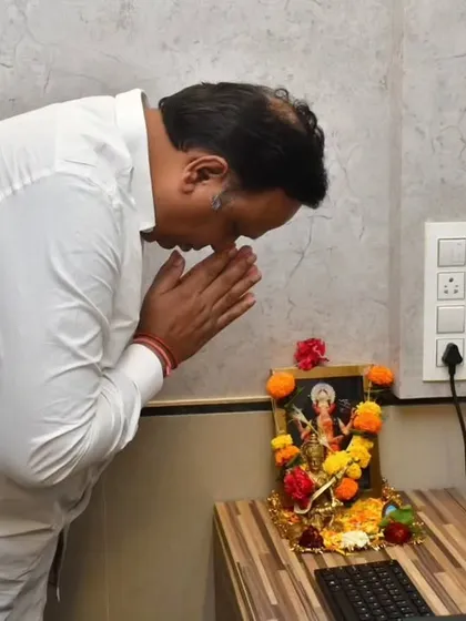 Adv. Ashish Shelar ji paying his respects before the start of our workshop. It is a tradition to seek blessings before beginning any musical endeavor.