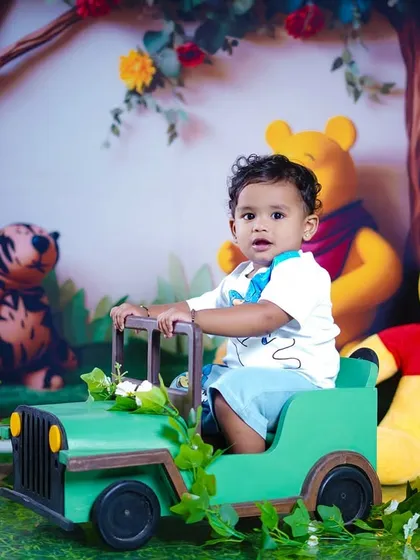 Exploring the Hundred Acre Wood. This toddler is on an adventure with Winnie the Pooh and Tigger in our charming themed set.
